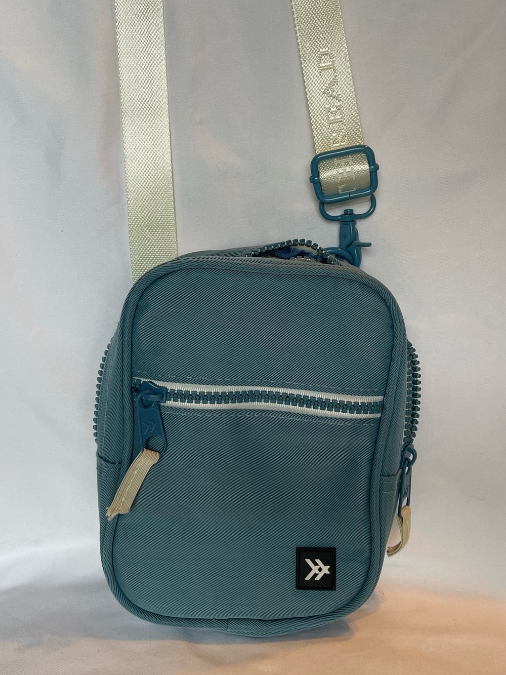 Thread Blue Zipper Crossbody Bag